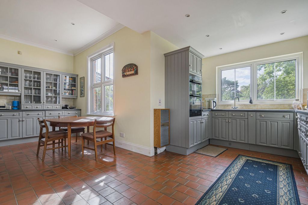 Property photo 3 of 13 Kitchen