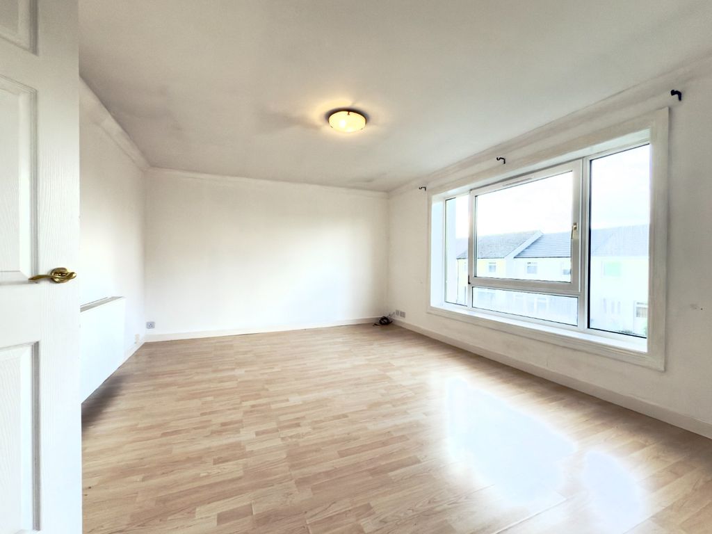 Property photo 3 of 13 4468075