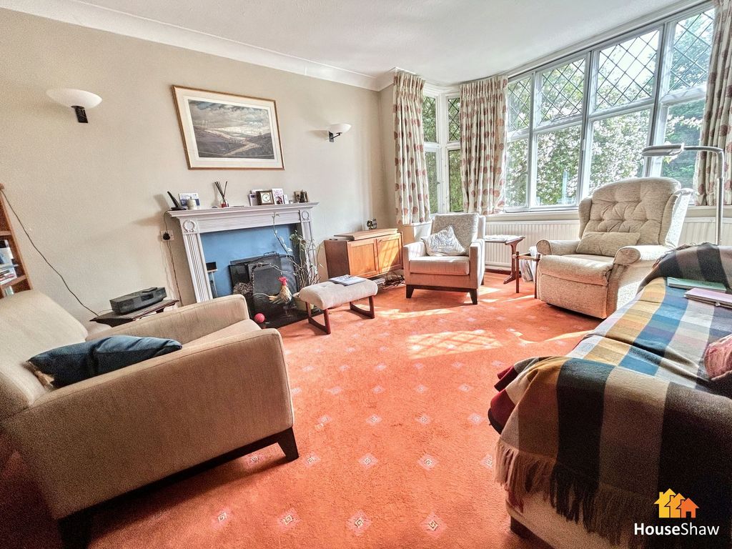 Property photo 2 of 27