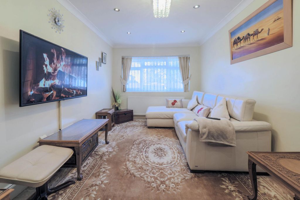 Property photo 2 of 30 Living Room