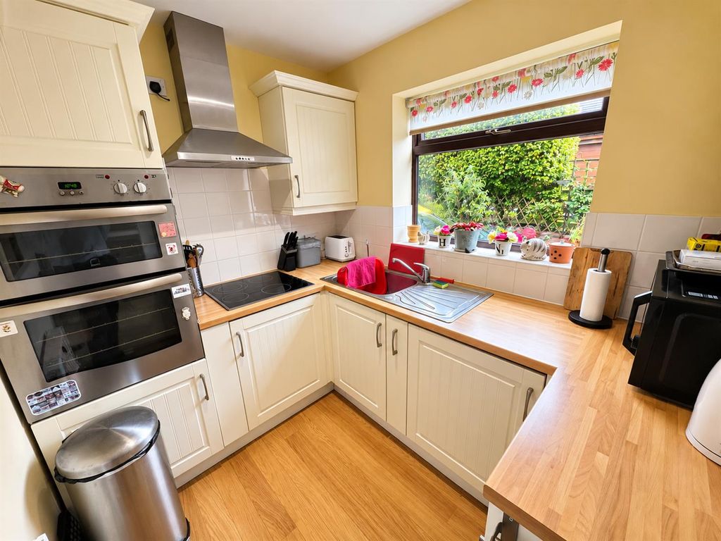 Property photo 3 of 17