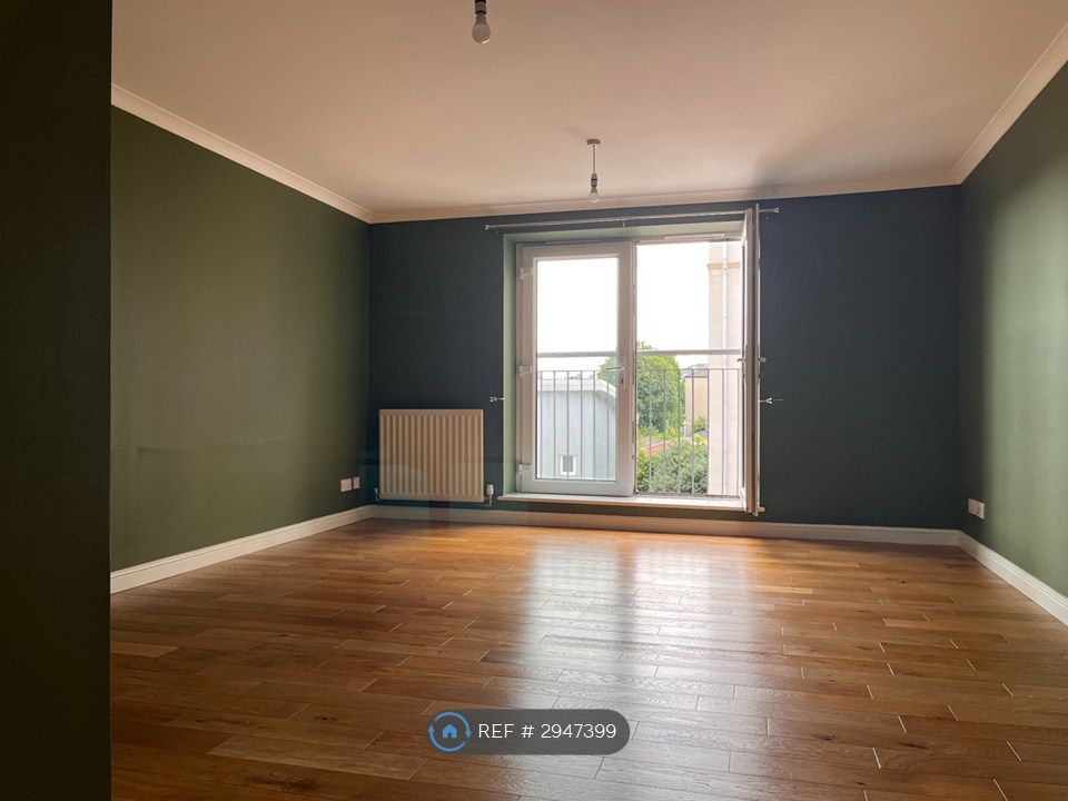 Property photo 2 of 31