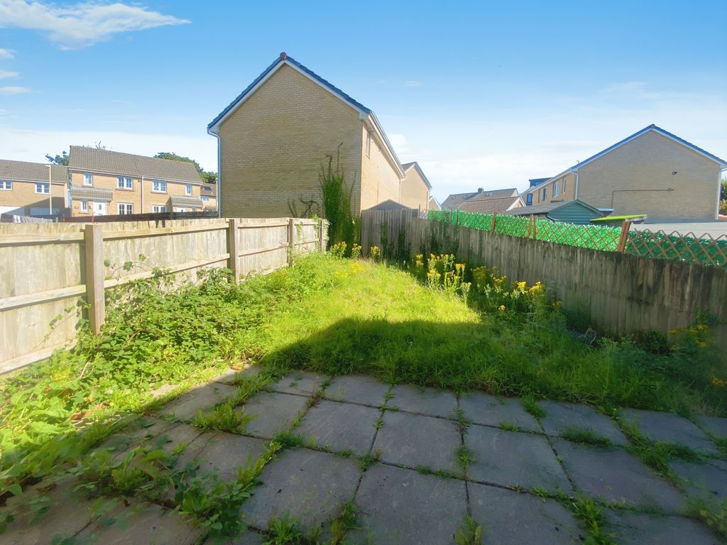 Property photo 2 of 11 Garden