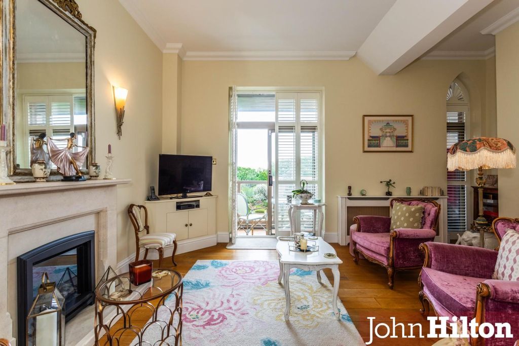 Property photo 2 of 29 Rottingdean Place96.Jpg
