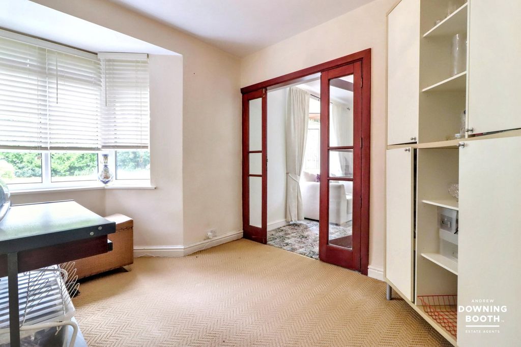 Property photo 2 of 25
