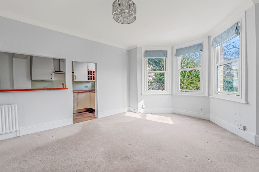 Property photo 2 of 9 Picture No. 12