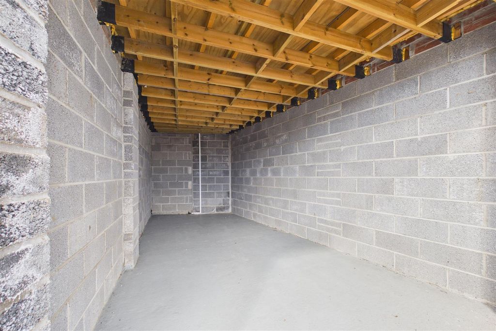 Additional image 7 of 4 bed flat for saleHighridge Road, Bishopsworth, Bristol BS13
