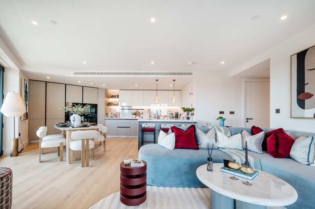 Property photo 2 of 22