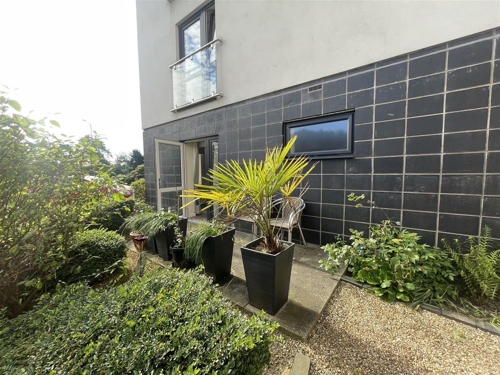 Property photo 3 of 9