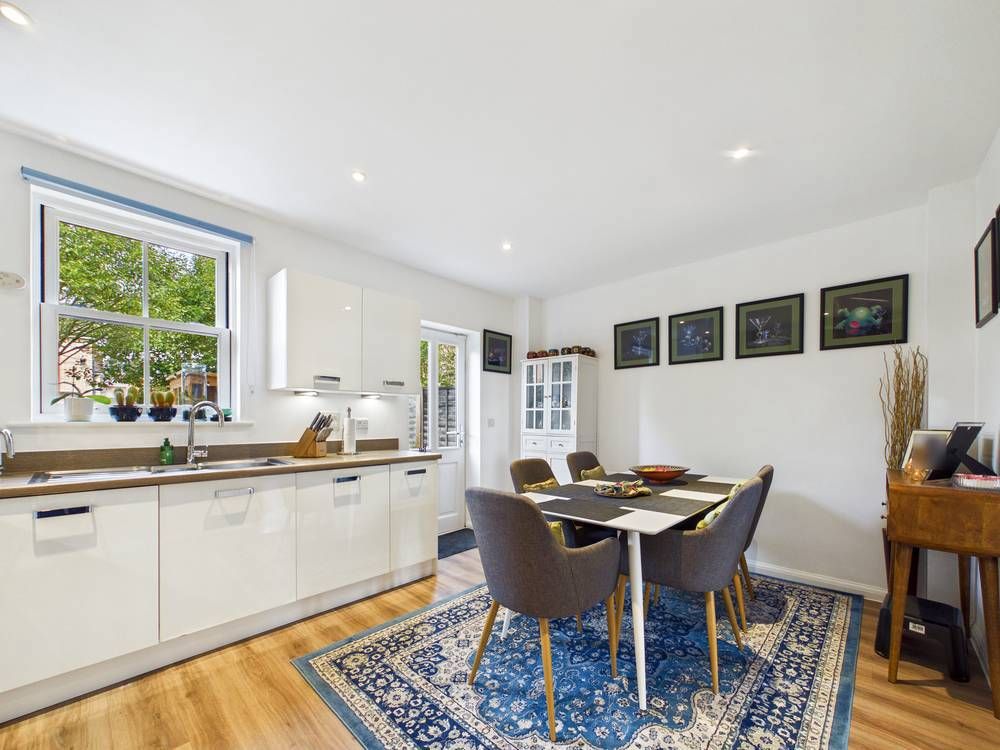 Property photo 3 of 25 Giraffe360-Still016