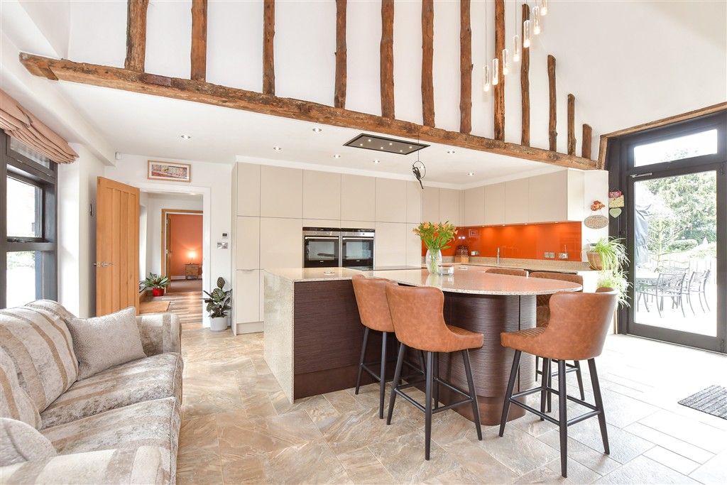 Property photo 3 of 15 Kitchen