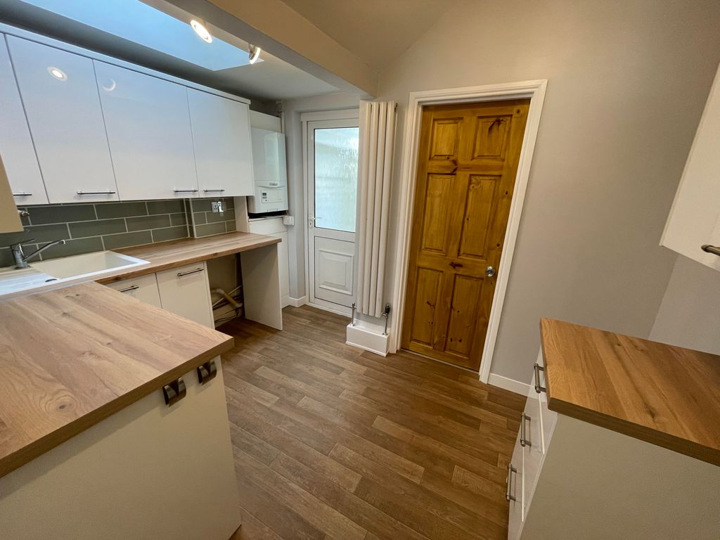 Property photo 1 of 7 Kitchen