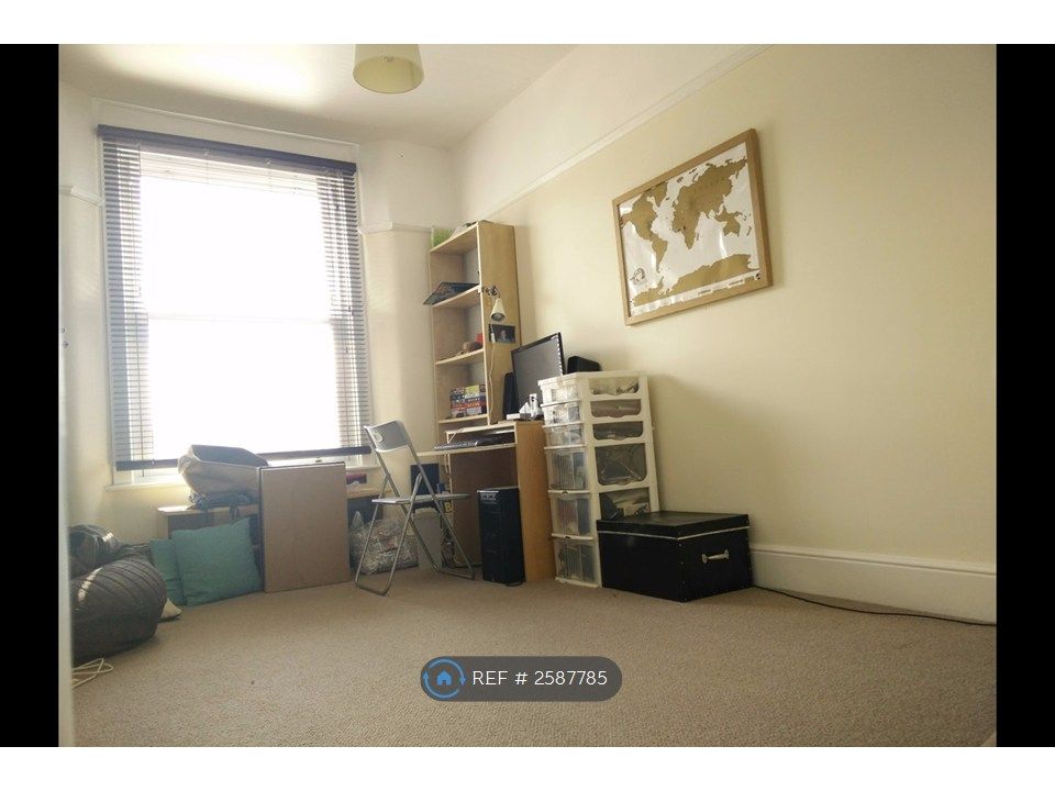 Property photo 3 of 14 Bedroom 2