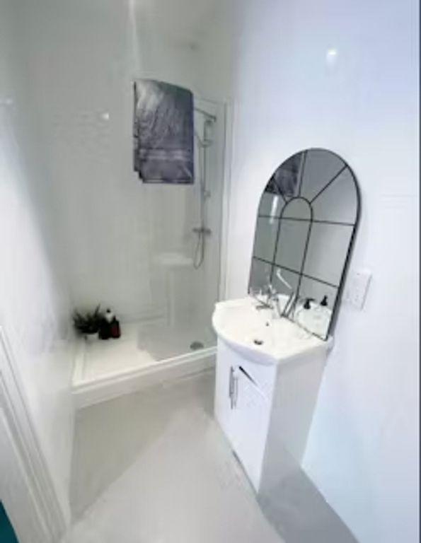 Property photo 1 of 28