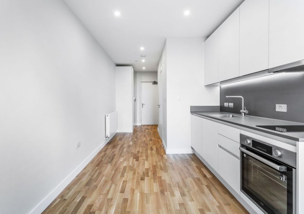 Property photo 2 of 12 Kitchen (Example)