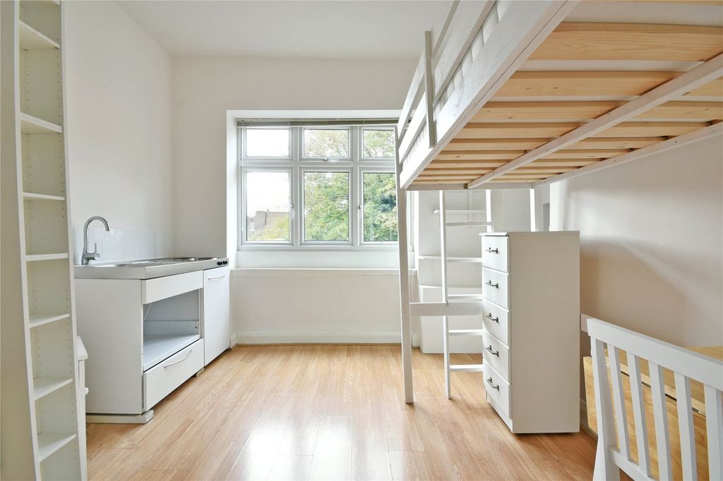 Property photo 1 of 11 Picture No. 27