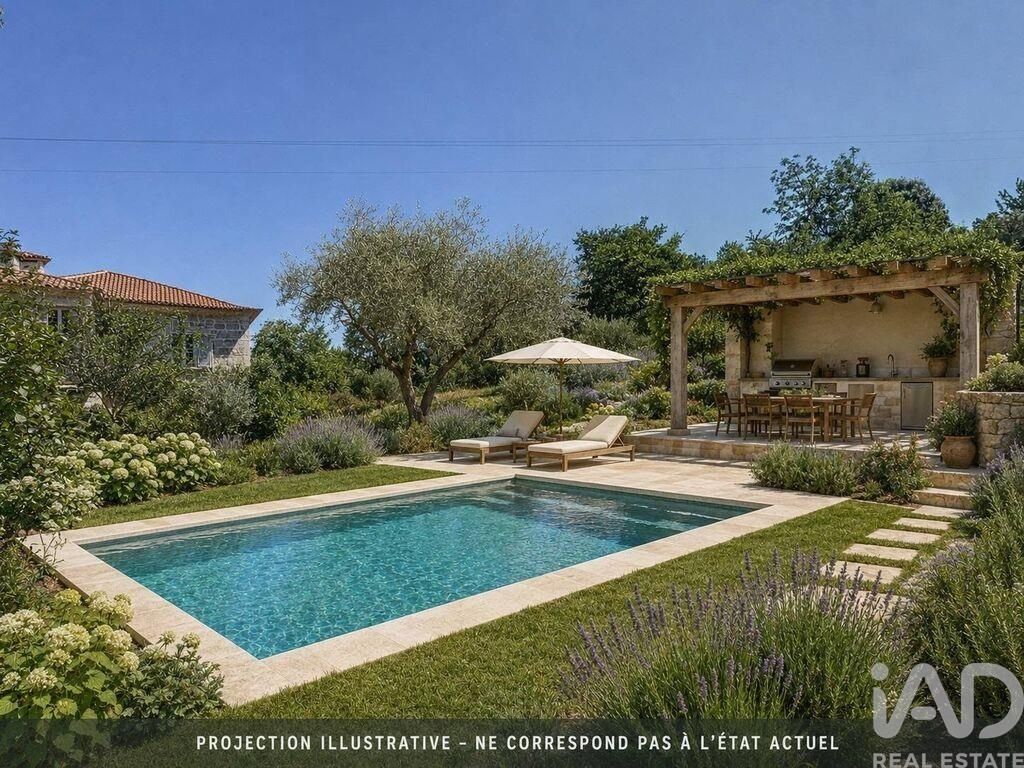 Property photo 1 of 32