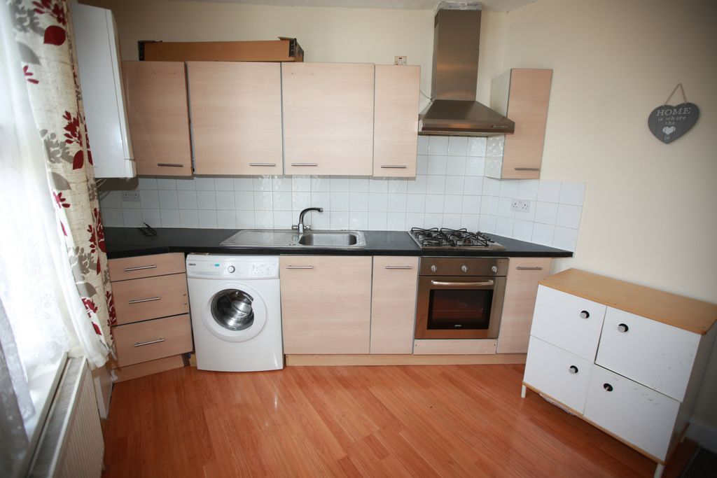 Property photo 1 of 6 Two Bedroom Flat