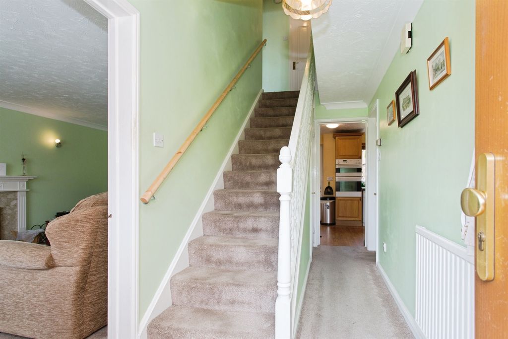 Property photo 3 of 19