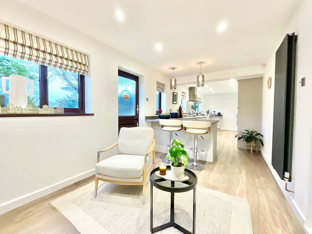 Property photo 2 of 39