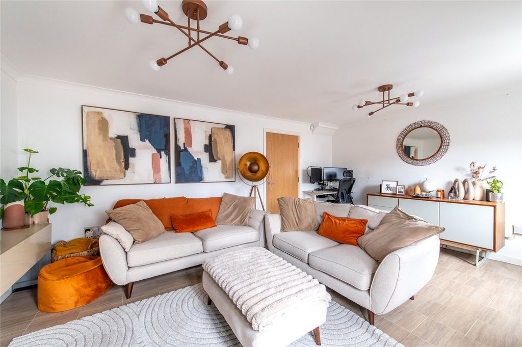 Property photo 3 of 22 Picture No. 11