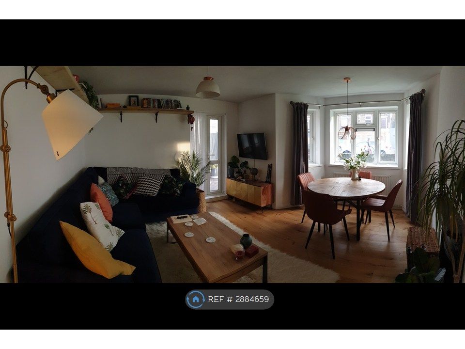 Property photo 1 of 18 Lounge/Dining