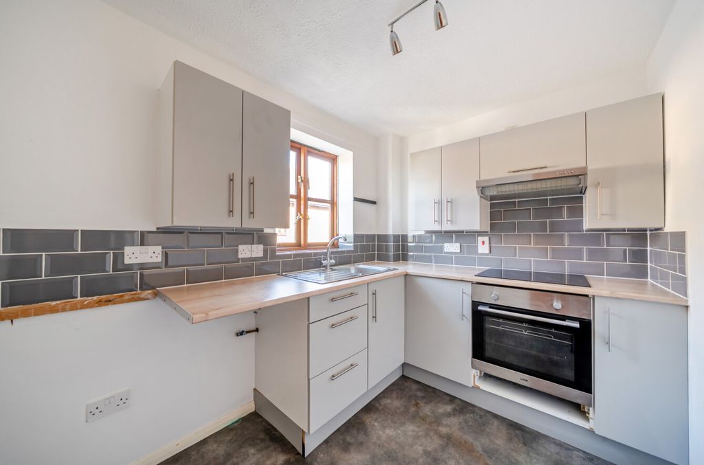 Property photo 2 of 16 1537302-7-6Ad21Af...