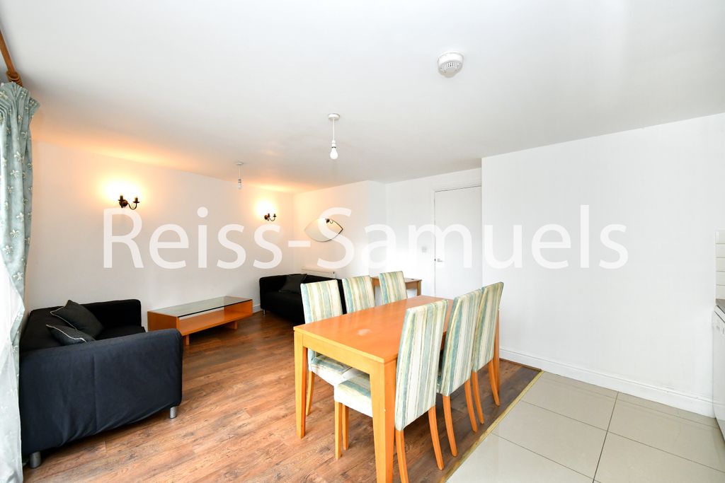 Property photo 3 of 34