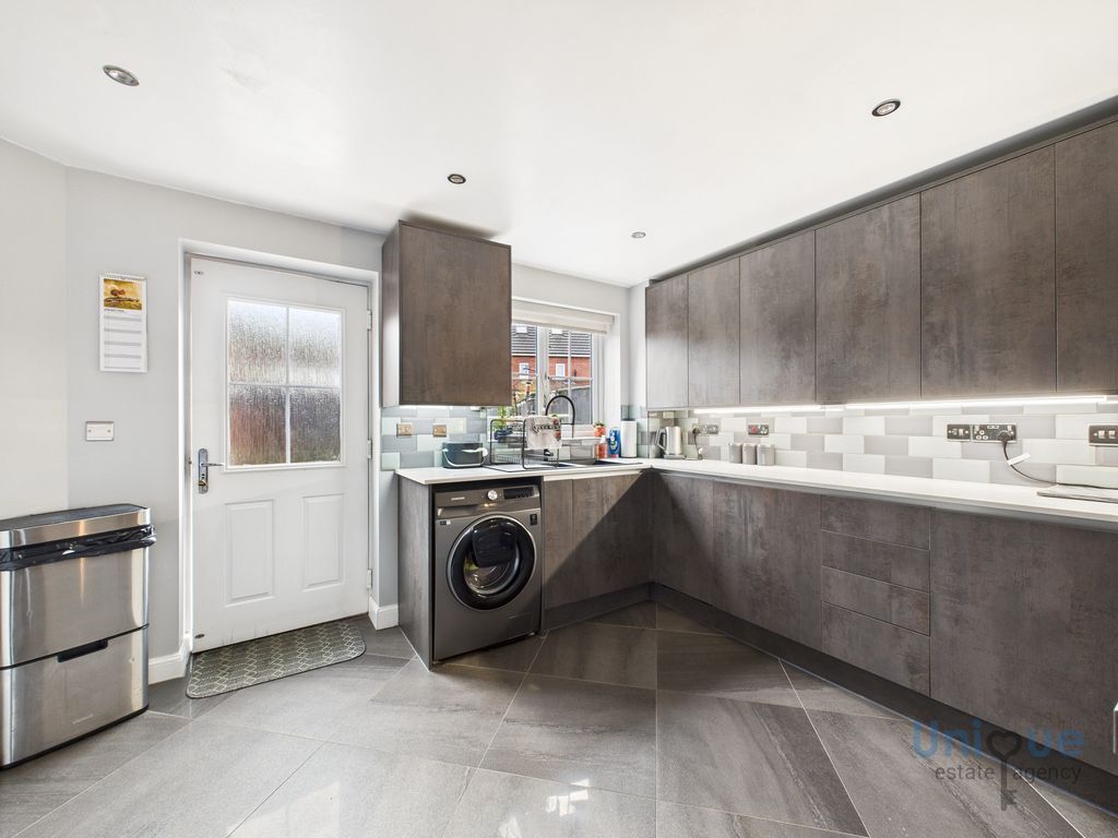 Property photo 3 of 25