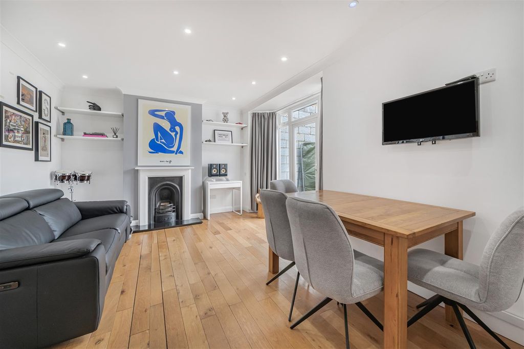 Property photo 3 of 15 13_78880.Jpg
