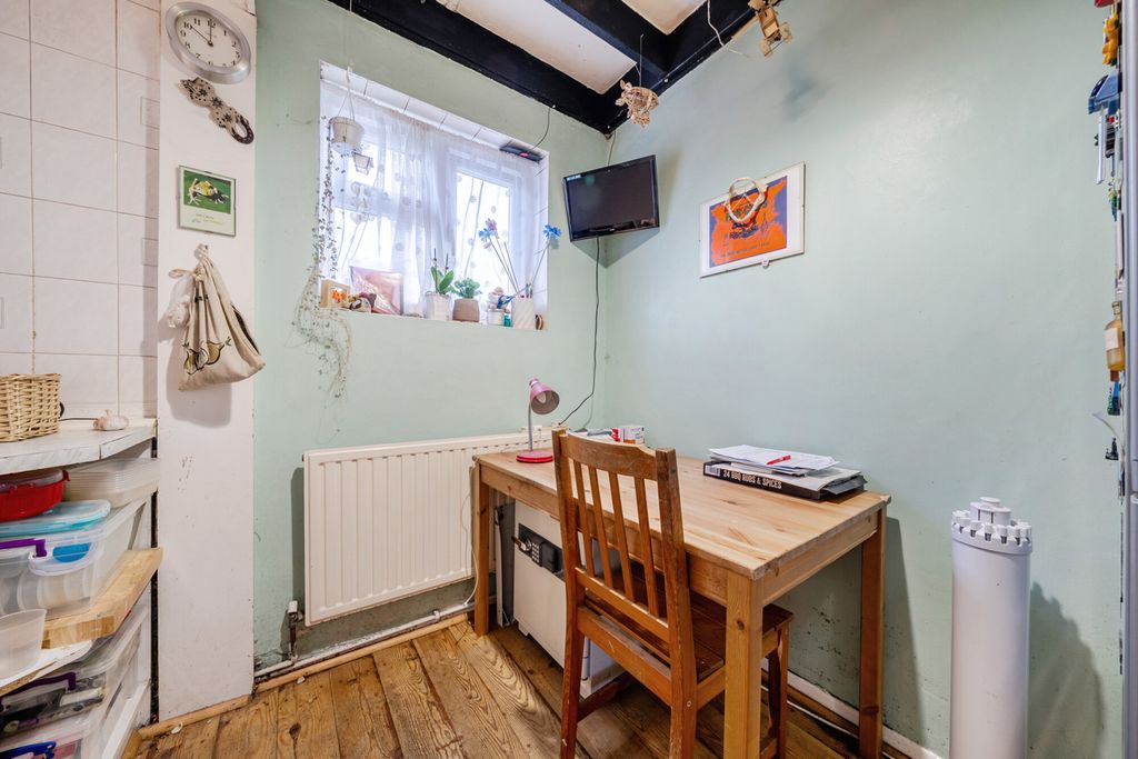 Property photo 3 of 17 Reception