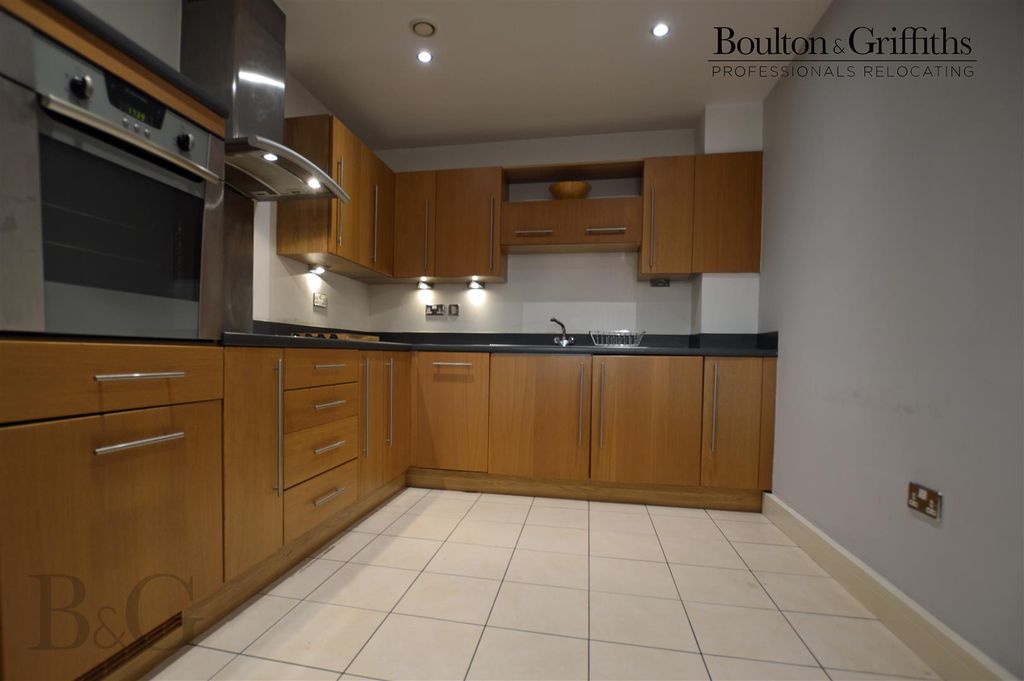 Property photo 2 of 37 Kitchen