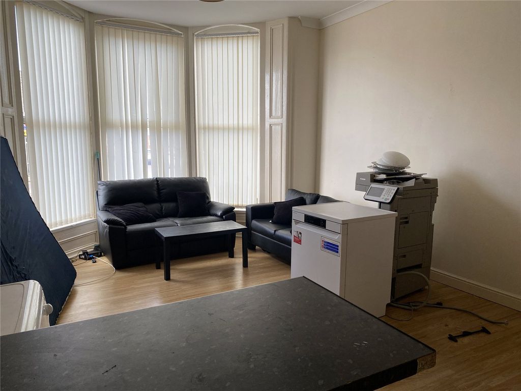 Property photo 3 of 8 Picture No. 09