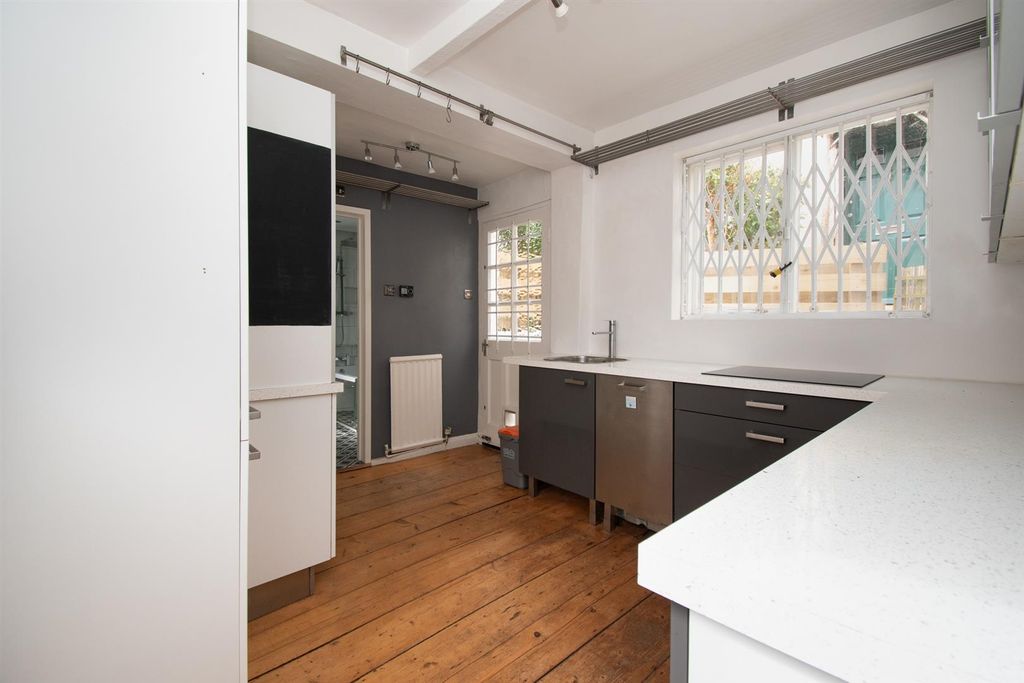 Property photo 3 of 16 Kitchen