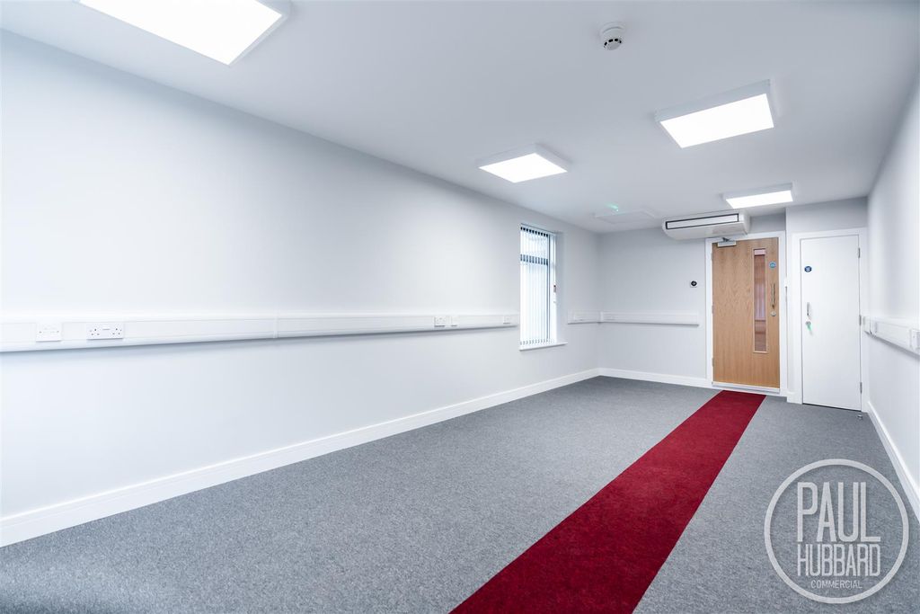 Property photo 2 of 6 Colne House-172.Jpg