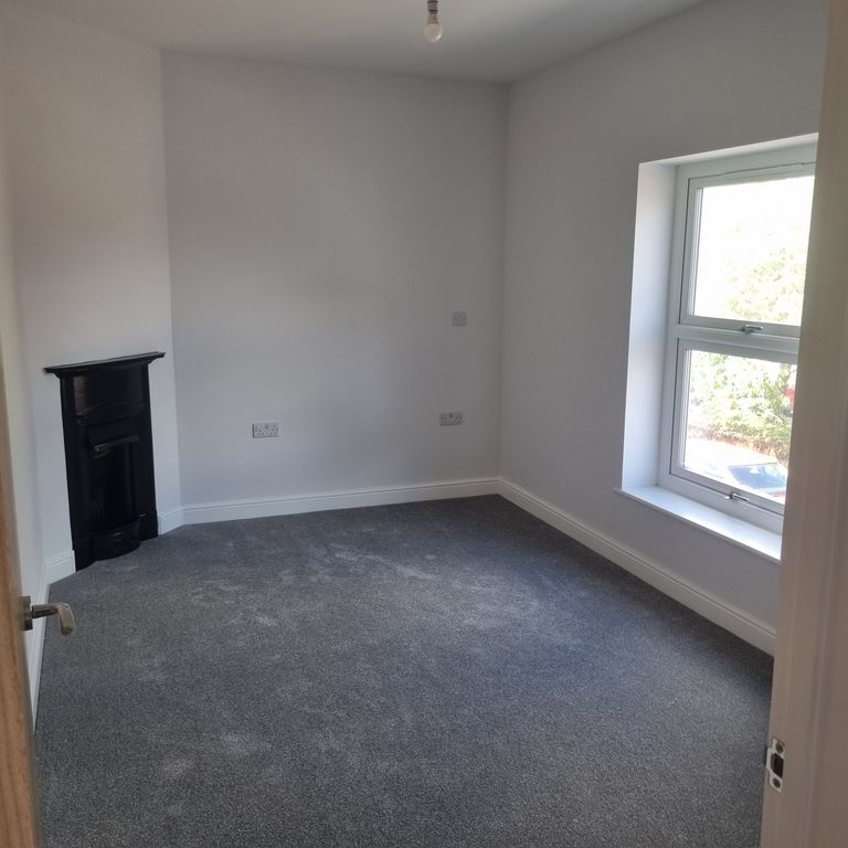 Property photo 3 of 8 Front Bedrom