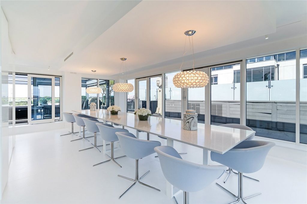 Property photo 3 of 13 Dining Room