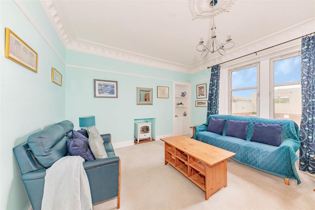 Property photo 3 of 15 1-1 35 Lawrence Street Bf-7.Jpg
