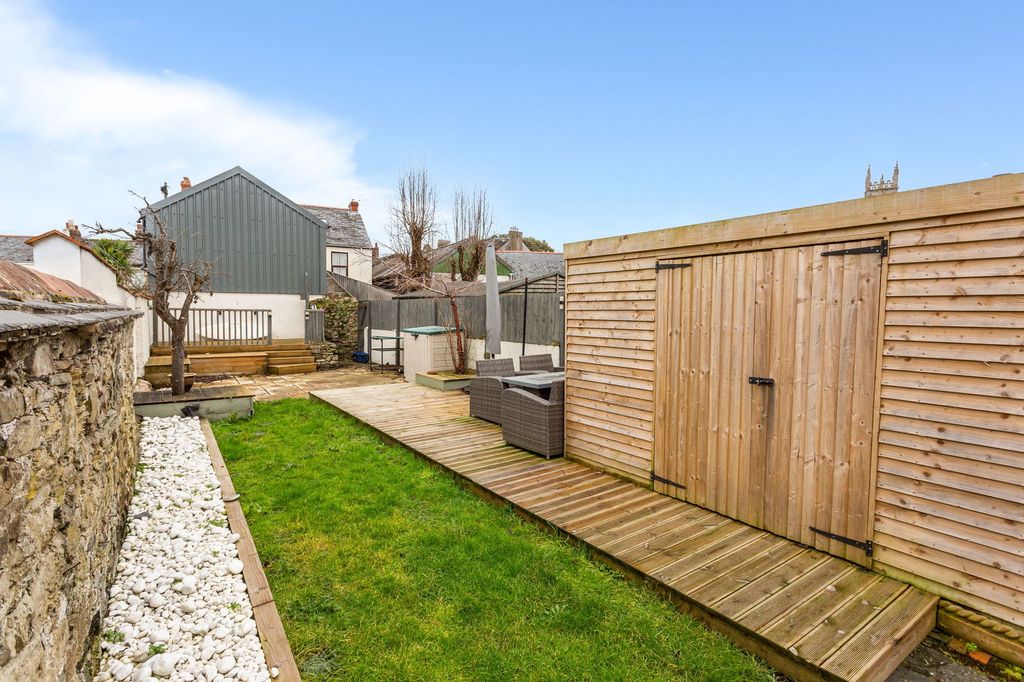 Property photo 2 of 37