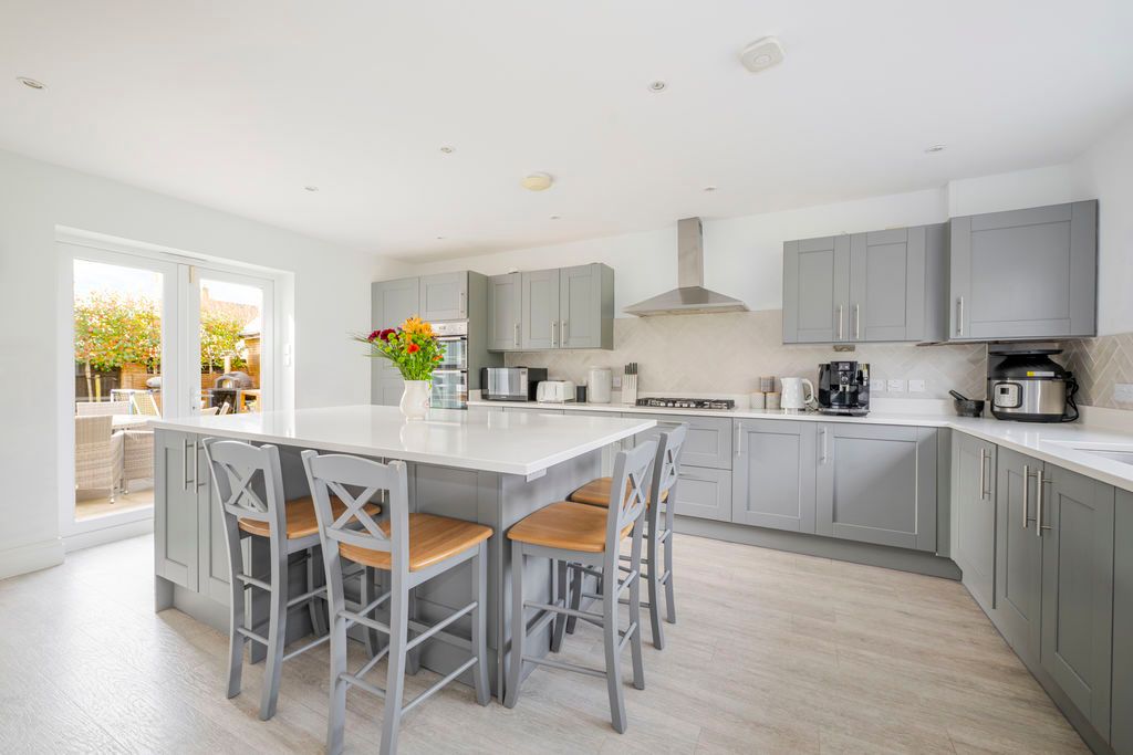 Property photo 3 of 27 Photo 2