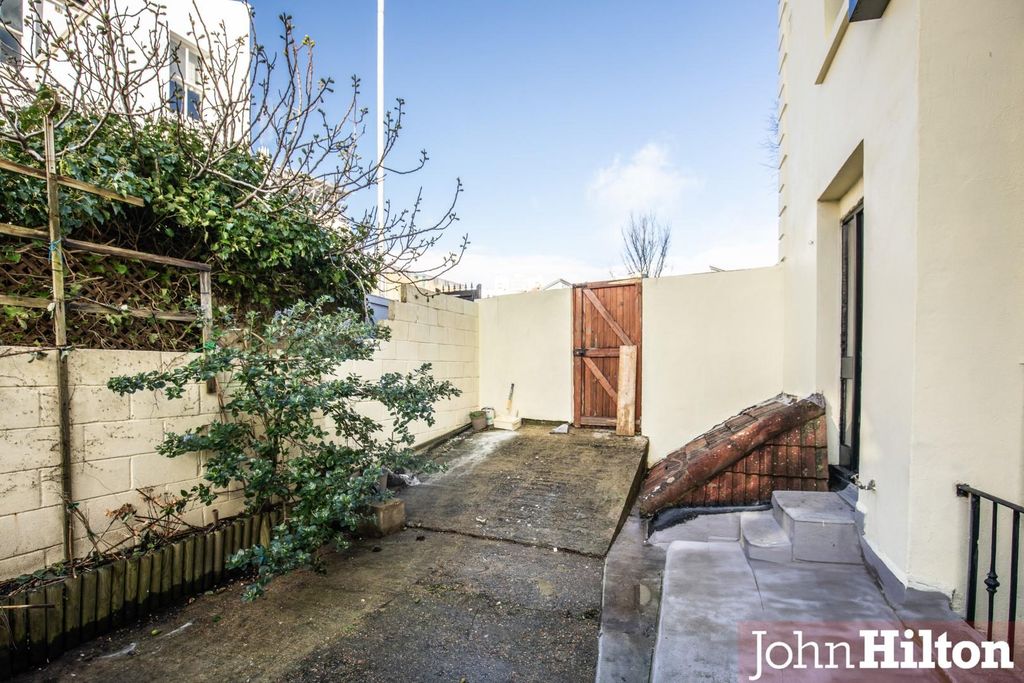 Property photo 2 of 30 Gff Chichester Place-9.Jpg
