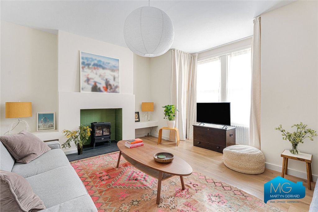 Property photo 3 of 32 Picture No. 18