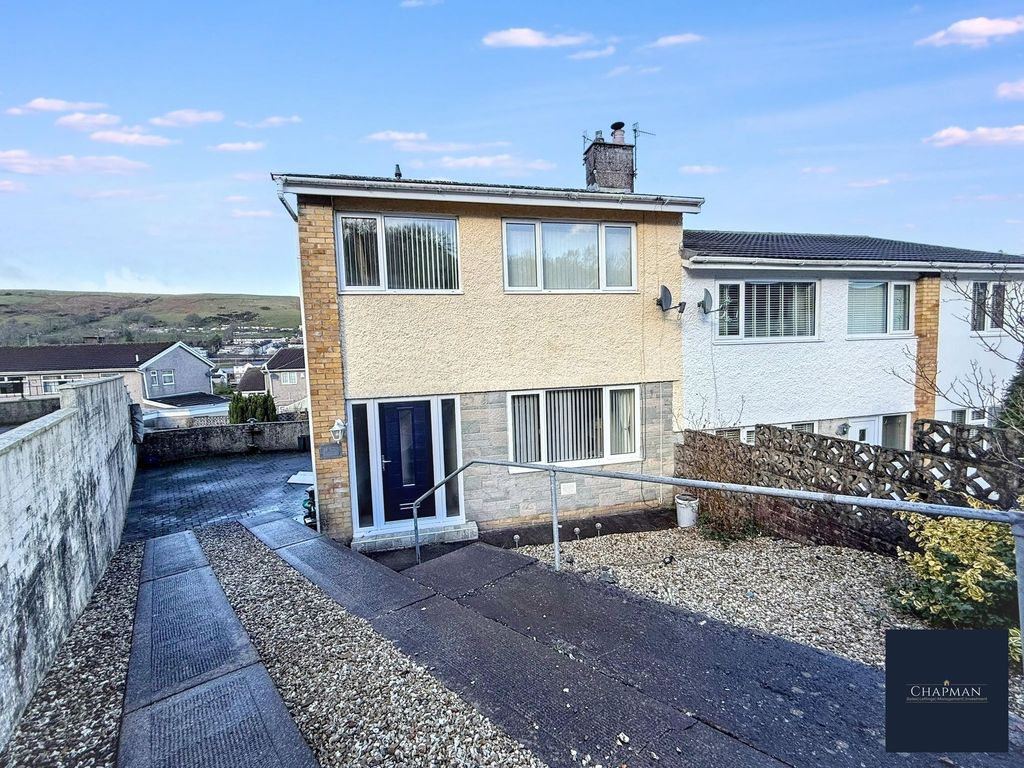 Property photo 2 of 26