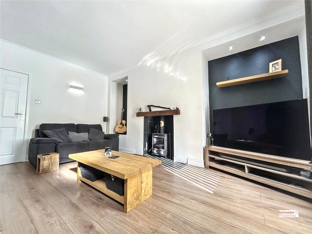 Property photo 2 of 16 Picture No. 11