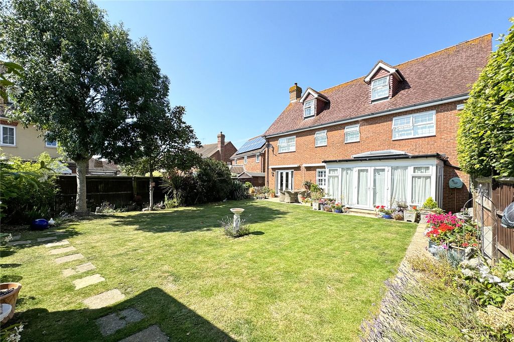 Property photo 2 of 25 Picture No. 33