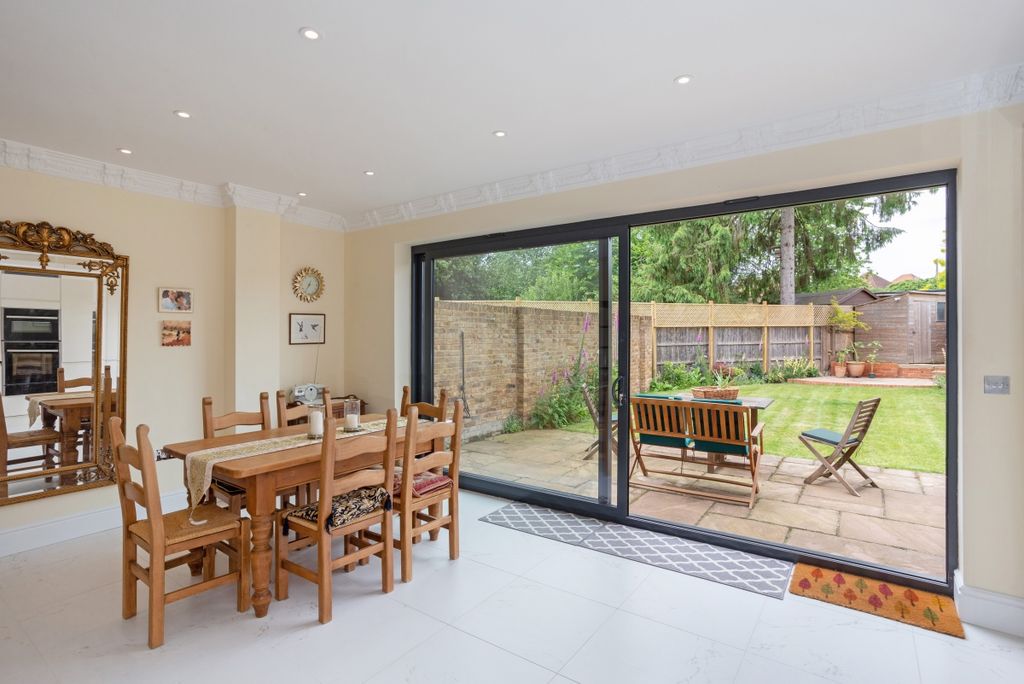 Property photo 3 of 17 67 Wycombe Road 3...