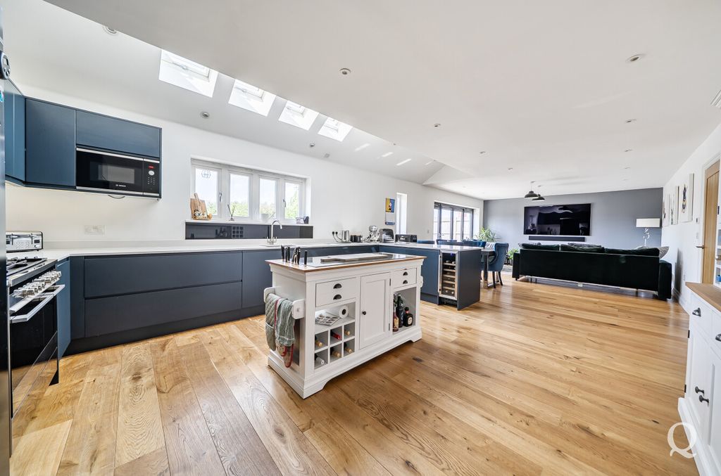 Property photo 2 of 28 71E42551-F6ba-42E...
