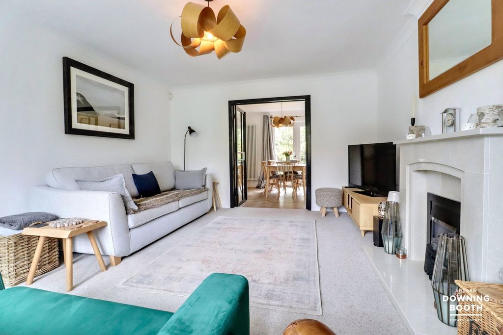 Property photo 2 of 39