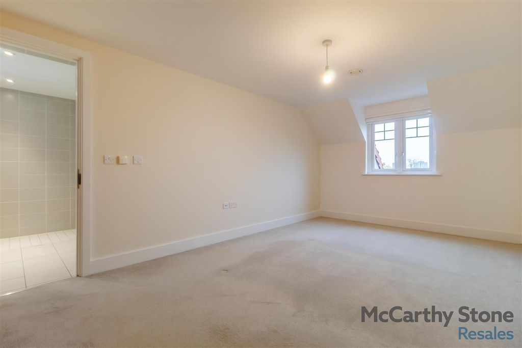 Additional image 9 of 2 bed flat for saleHadleigh Road, Frinton-On-Sea CO13