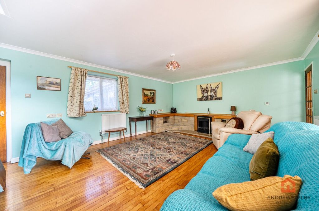 Property photo 3 of 13